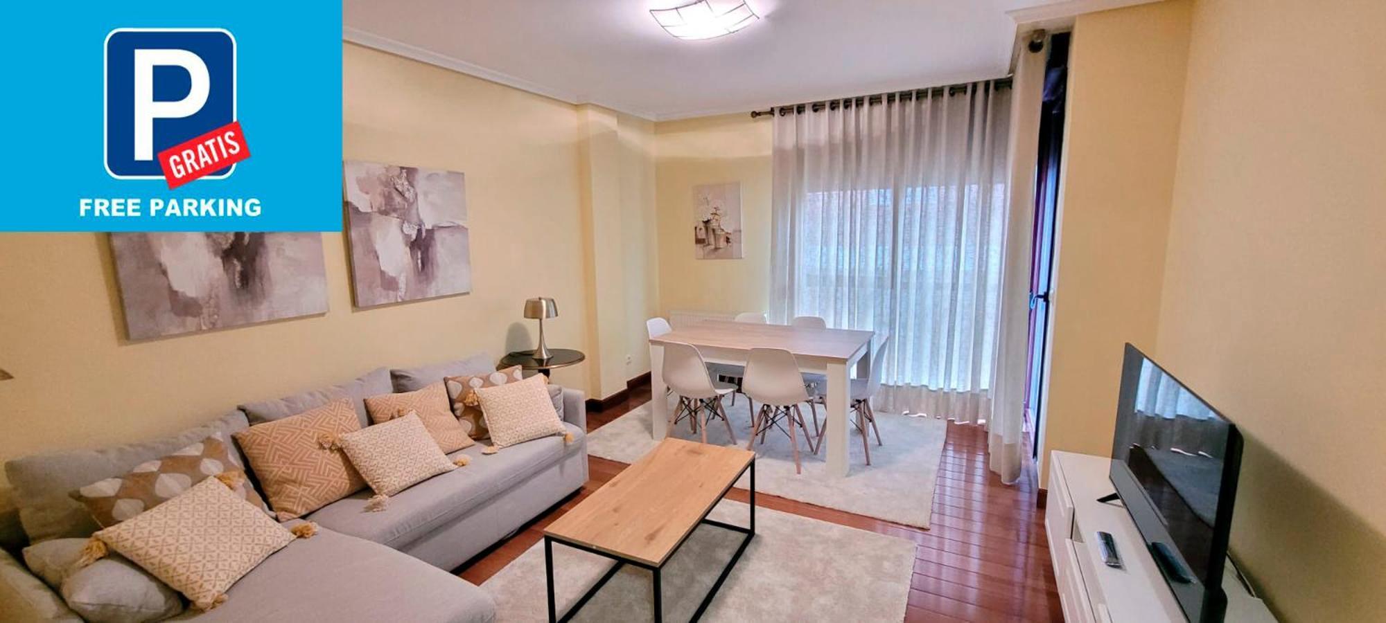 Cozy Yellow Home In 게초 외부 사진